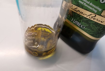 Фото шага рецепта Салат Цезарь с курицей 175533 шаг 15