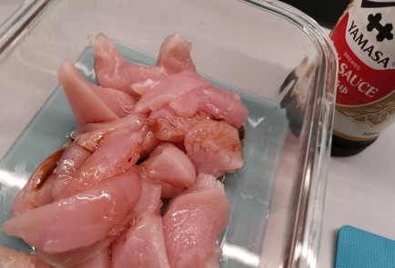 Фото шага рецепта Салат Цезарь с курицей 175533 шаг 3