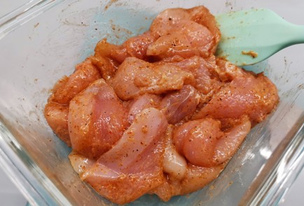 Фото шага рецепта Салат Цезарь с курицей 175533 шаг 6