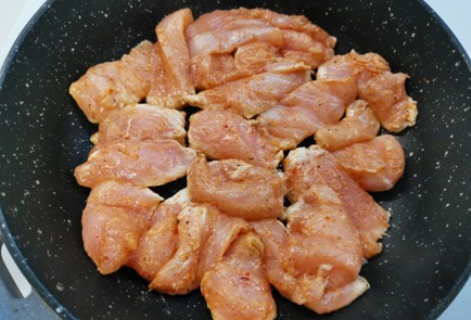 Фото шага рецепта Салат Цезарь с курицей 175533 шаг 8