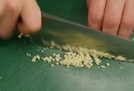 Фото шага рецепта Салат Цезарь 114493 шаг 2  