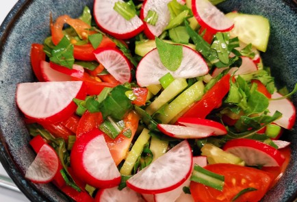 Фото шага рецепта Салат Черноморский 173333 шаг 6