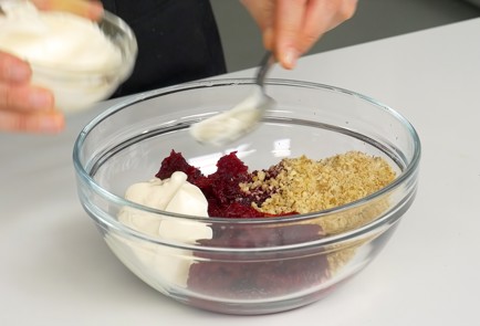 Фото шага рецепта Салат Гранатовый браслет 151618 шаг 9  