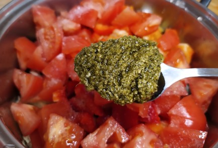 Фото шага рецепта Салат Греческий 188812 шаг 6  