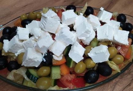 Фото шага рецепта Салат Греческий 188812 шаг 9  