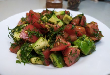 Фото шага рецепта Салат из авокадо и помидоров 190897 шаг 10  