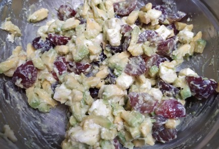 Фото шага рецепта Салат из авокадо и винограда 188873 шаг 9  