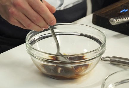 Фото шага рецепта Салат из авокадо с соусом хойсин 126251 шаг 1  