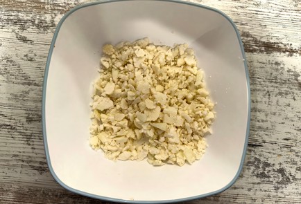 Фото шага рецепта Салат из цветной капусты с овощами и авокадо 175253 шаг 3  