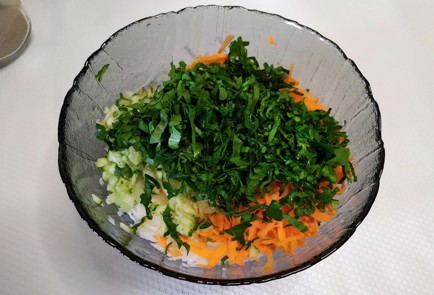 Фото шага рецепта Салат из дайкона 188025 шаг 6  