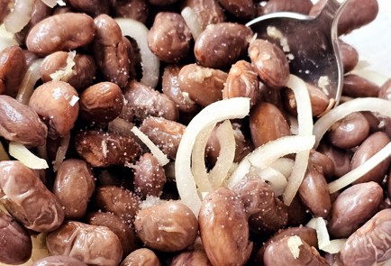 Фото шага рецепта Салат из фасоли с луком 188818 шаг 9  