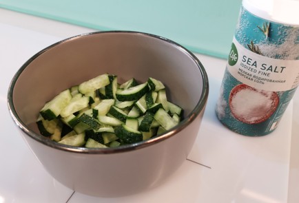 Фото шага рецепта Салат из говяжьего языка 176182 шаг 7  