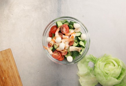 Фото шага рецепта Салат из гребенчатых креветок со свежими овощами 50991 шаг 4  