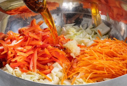 Фото шага рецепта Салат из капусты на зиму 174404 шаг 8  