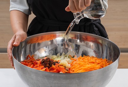 Фото шага рецепта Салат из капусты на зиму 174404 шаг 9  