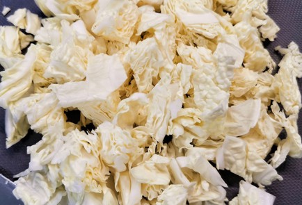 Фото шага рецепта Салат из капусты со свежим авокадо 152233 шаг 1  