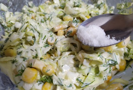 Фото шага рецепта Салат из капусты 190761 шаг 9  