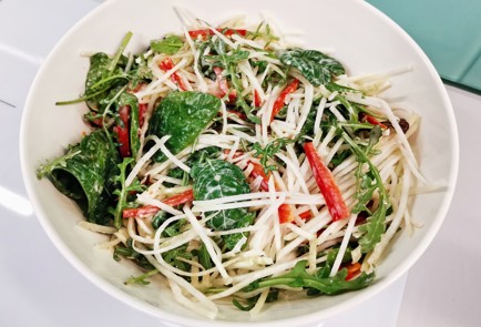 Фото шага рецепта Салат из кольраби 175618 шаг 13  