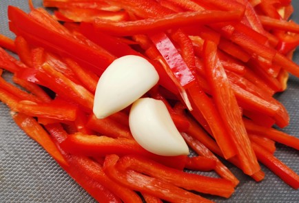 Фото шага рецепта Салат из кольраби 175618 шаг 7  