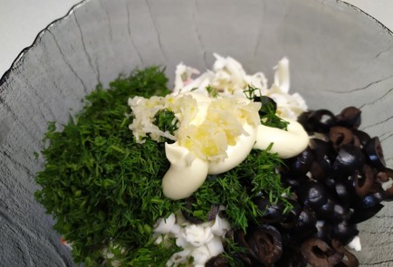 Фото шага рецепта Закуска из крабовых палочек 191018 шаг 7