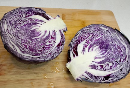 Фото шага рецепта Салат из краснокочанной капусты 191432 шаг 1  