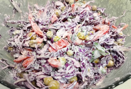 Фото шага рецепта Салат из краснокочанной капусты 191432 шаг 9  