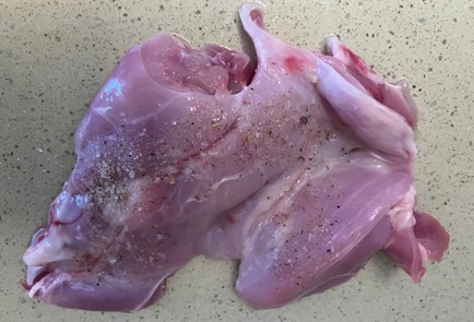 Фото шага рецепта Салат из кролика с кабачком 189748 шаг 2  