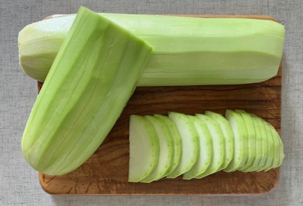 Фото шага рецепта Салат из кролика с кабачком 189748 шаг 9  