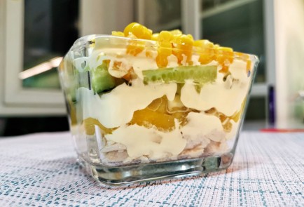 Фото шага рецепта Салат из курицы с ананасами и кукурузой 16805 шаг 2  