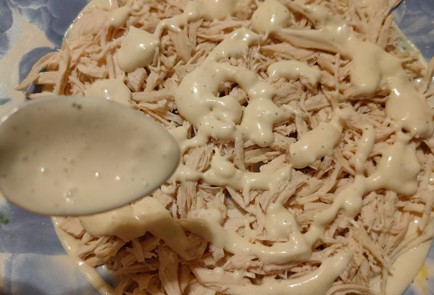 Фото шага рецепта Салат из курицы грецких орехов и зелени с гранатом 175280 шаг 13  