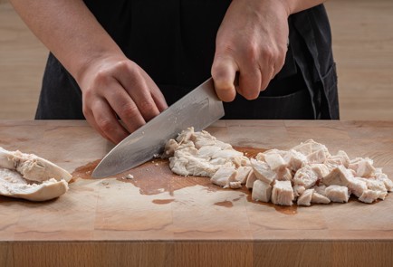 Фото шага рецепта Салат из курицы с ананасом 175238 шаг 7  