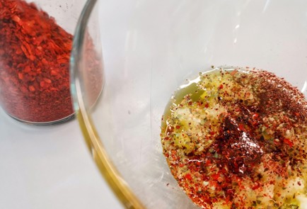 Фото шага рецепта Салат из квашеной капусты с пряными специями и базиликом 152678 шаг 4  