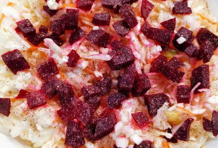 Фото шага рецепта Салат из квашеной капусты со свеклой и чесноком 153029 шаг 6  