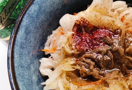 Фото шага рецепта Салат из квашеной капусты с маринованными огурцами 175403 шаг 9  