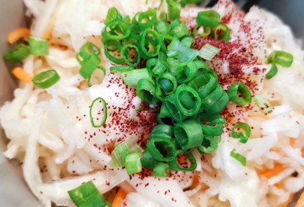 Фото шага рецепта Салат из квашеной капусты с ягодами 174440 шаг 6  