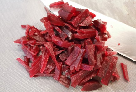 Фото шага рецепта Салат из квашеной капусты со свеклой и халапеньо 175605 шаг 5  