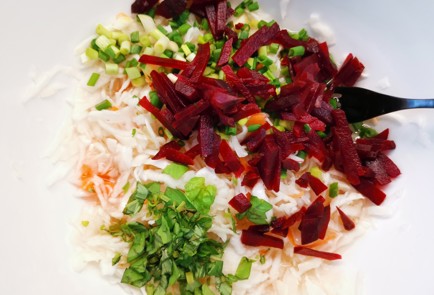 Фото шага рецепта Салат из квашеной капусты со свеклой и халапеньо 175605 шаг 6  