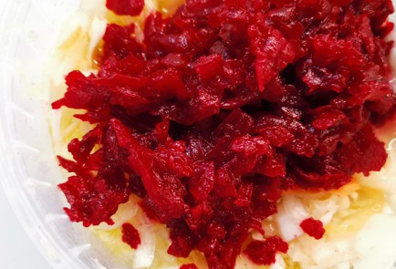 Фото шага рецепта Салат из квашеной капусты со свеклой 174441 шаг 9