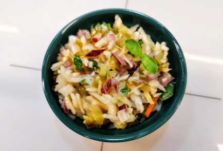 Фото шага рецепта Салат из квашеной капусты 176222 шаг 13  