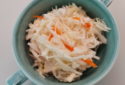 Фото шага рецепта Салат из квашеной капусты 187109 шаг 1  