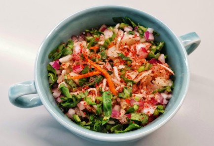 Фото шага рецепта Салат из квашеной капусты 187109 шаг 11  