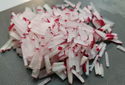 Фото шага рецепта Салат с квашеной капустой 189640 шаг 2  