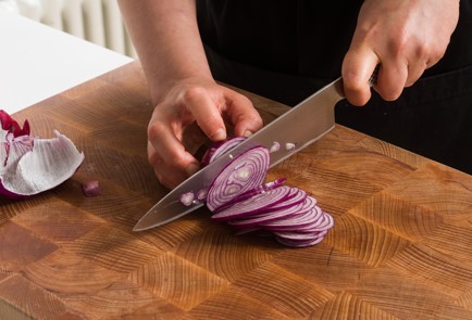 Фото шага рецепта Салат из молодой картошки с селедкой и медовогорчичным соусом 152406 шаг 5  