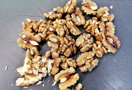 Фото шага рецепта Салат из моркови с грецким орехом 140020 шаг 5  