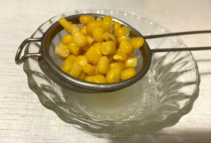 Фото шага рецепта Салат из морской капусты с крабовыми палочками 175471 шаг 4  