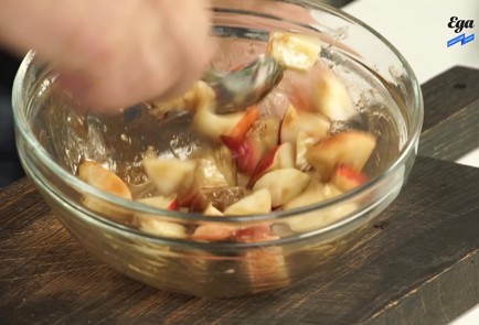 Фото шага рецепта Салат из нектаринов с куриными сердцами 125497 шаг 3  