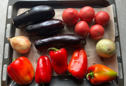 Фото шага рецепта Салат из печеных овощей 189754 шаг 2  