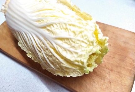 Фото шага рецепта Салат из пекинской капусты с зеленым горошком и семечками 189416 шаг 1  