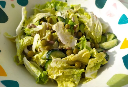 Фото шага рецепта Салат из пекинской капусты с зеленым горошком и семечками 189416 шаг 10  