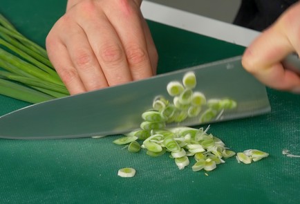 Фото шага рецепта Салат из пекинской капусты 151699 шаг 2  